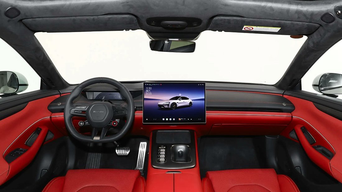 Xiaomi SU7 (2024-...) interior, front seat, driver seat, dashboard, steering wheel, infotainment, cockpit