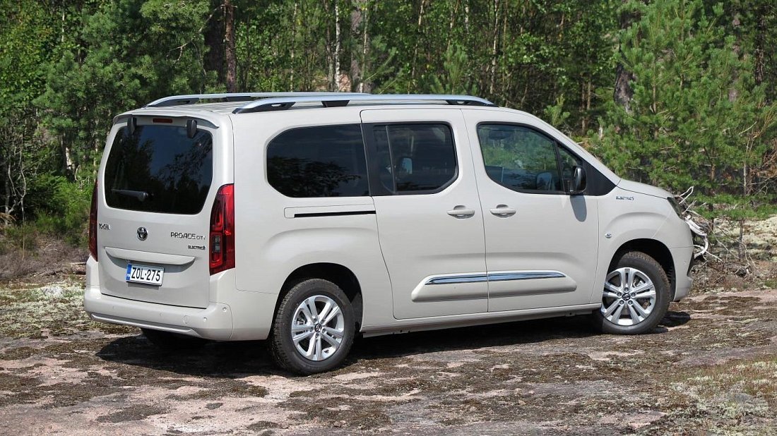 Toyota Proace City Verso Electric L2 50 kWh (2021-2024) rear quarter, three-quarter view, diagonal, exterior