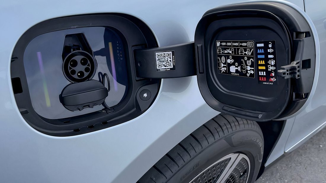 Mercedes EQS AMG 53 4MATIC+ (2022-2024) charge port USA photo, charging, inlet, plug, connector