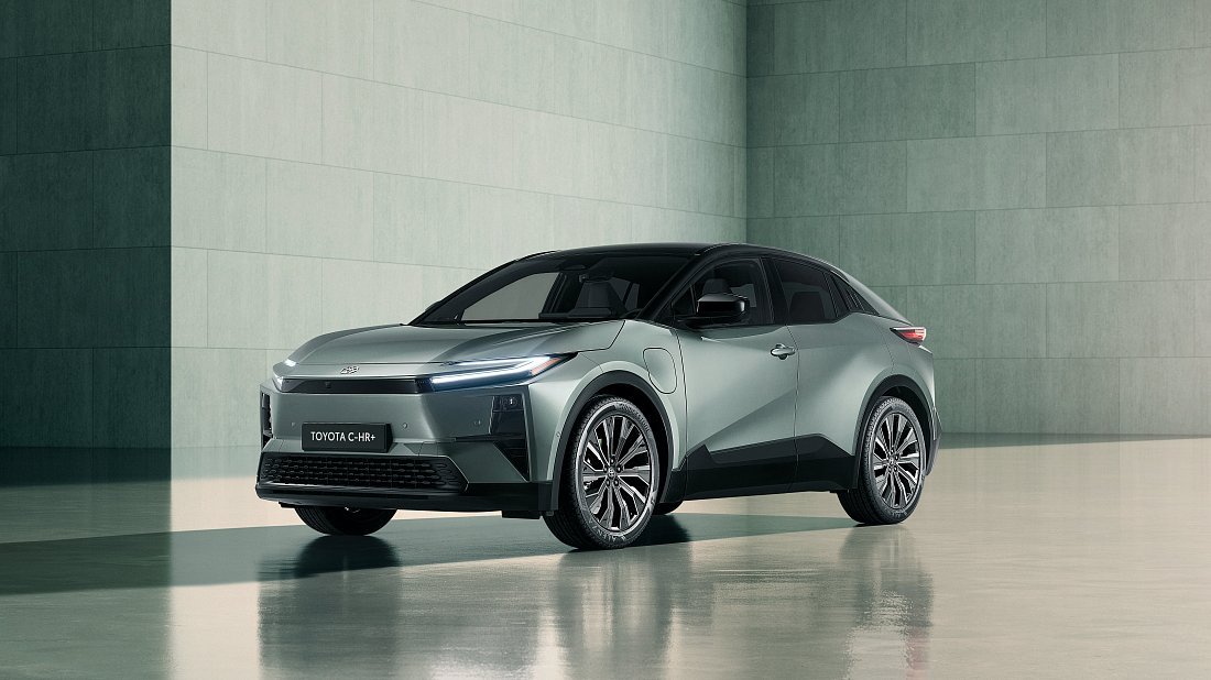 Toyota C-HR+ 77 kWh AWD (2025-…) front view, front quarter, diagonal, exterior