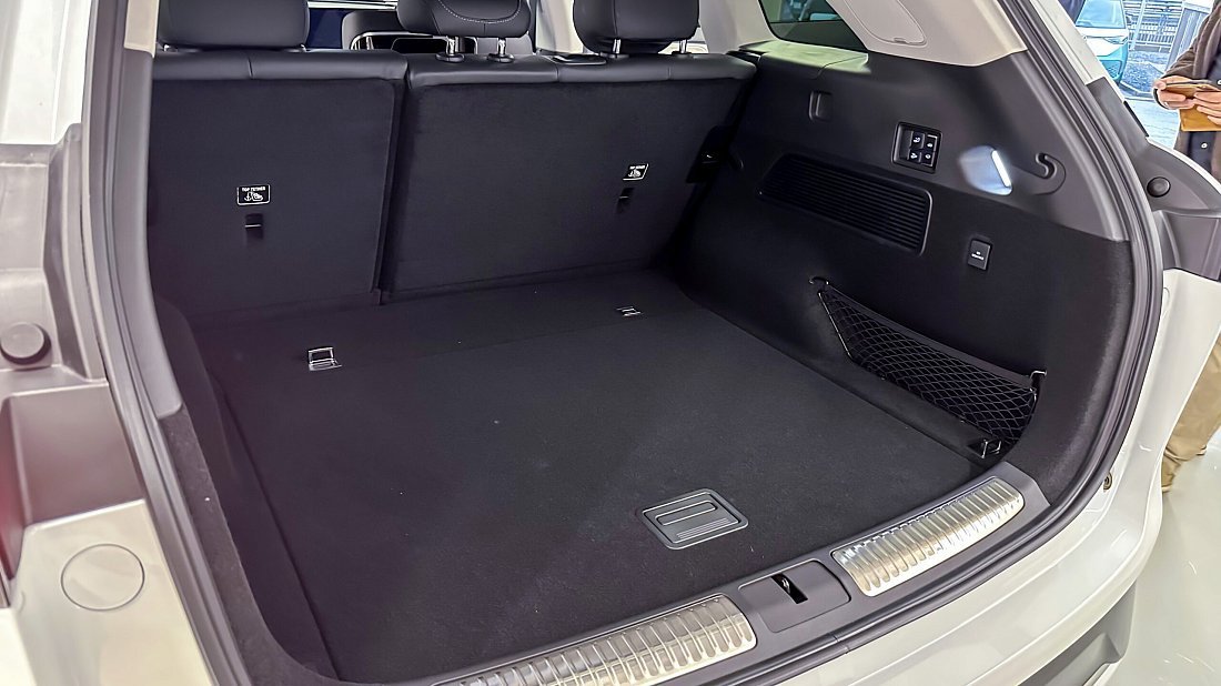XPENG G9 RWD Long Range (2023-…) trunk, boot, seats up, seats upright, cargo space, cargo volume, cargo capacity, storage