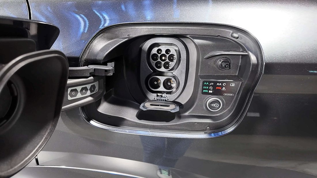 Audi Q6 e-tron Performance (2024-…) charge port Europe, charging, inlet, plug, connector