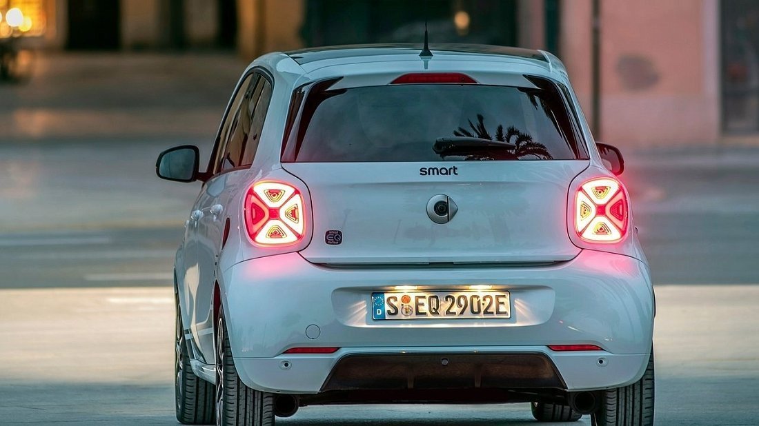 Smart EQ forfour (2020-2022) rear view, taillights, trunk, spoiler, badge, bumper, exterior