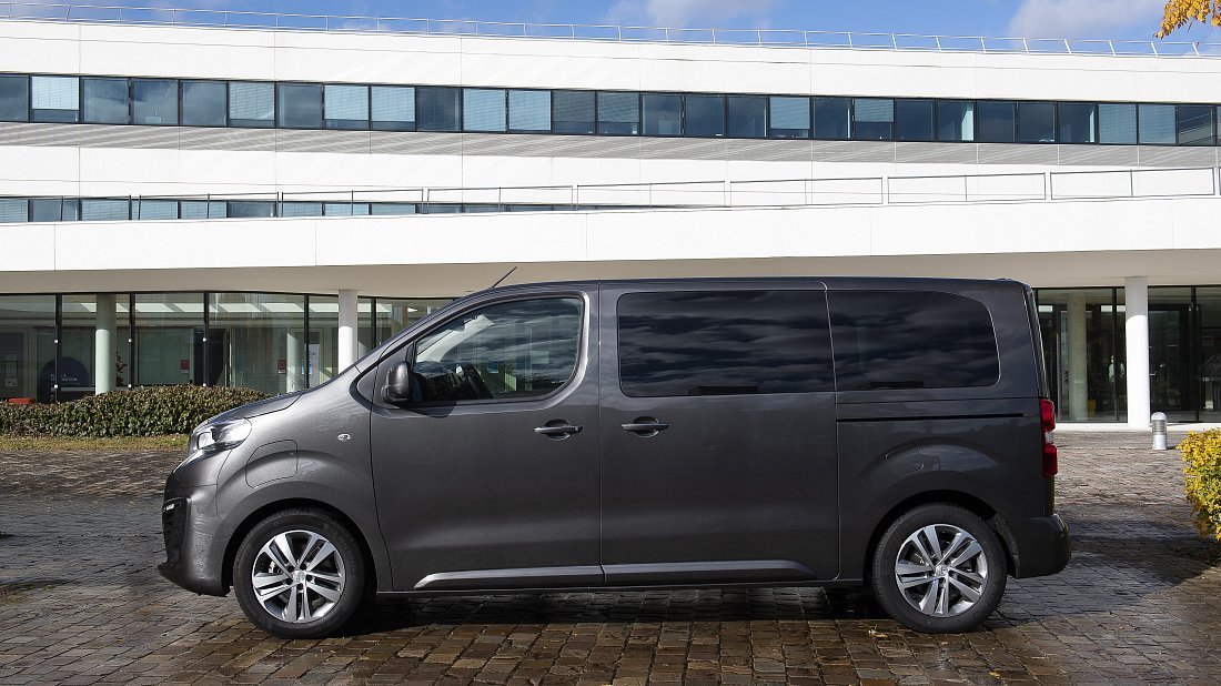 Peugeot e-Traveller Standard 75 kWh (2021-2024) side profile, silhouette, doors, wheels, exterior