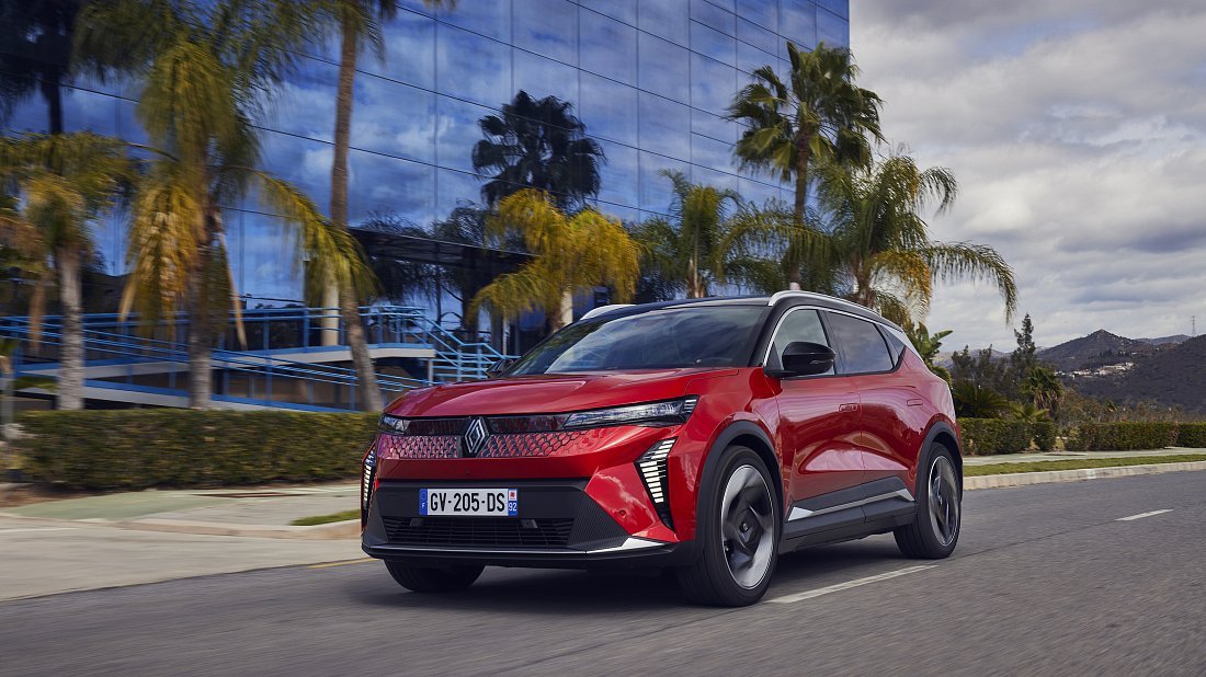 Renault Scenic E-Tech EV87 220hp (2023-…) front view, front quarter, diagonal, exterior