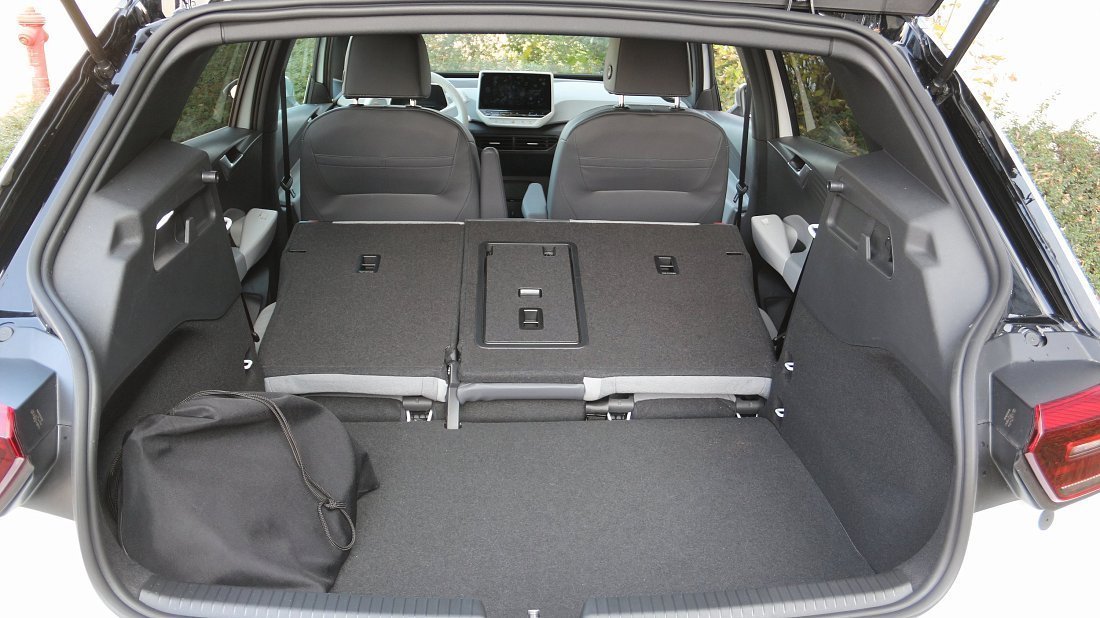 Volkswagen ID.3 Pro Performance (2020-2023) trunk, boot, expanded, folded seats, maximum volume, max cargo, max capacity, max storage