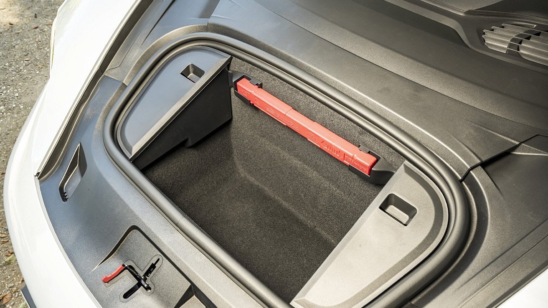 Porsche Taycan RWD Plus (2024-…) frunk, front trunk, under hood, storage, cargo, capacity, bonus space