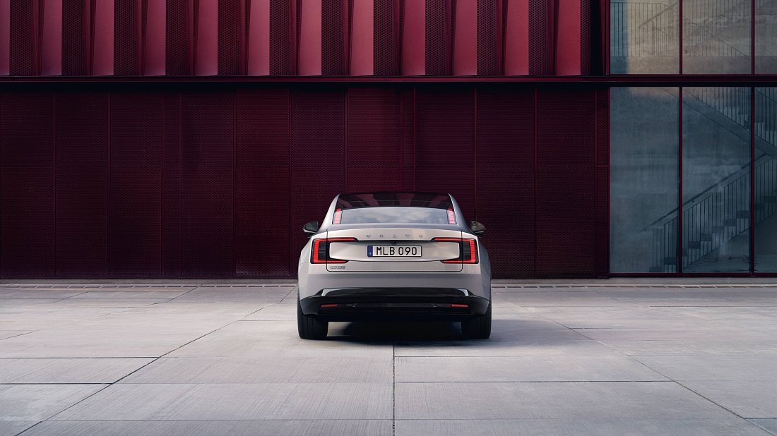 Volvo ES90 Twin Motor Performance (2025-…) rear view, taillights, trunk, spoiler, badge, bumper, exterior