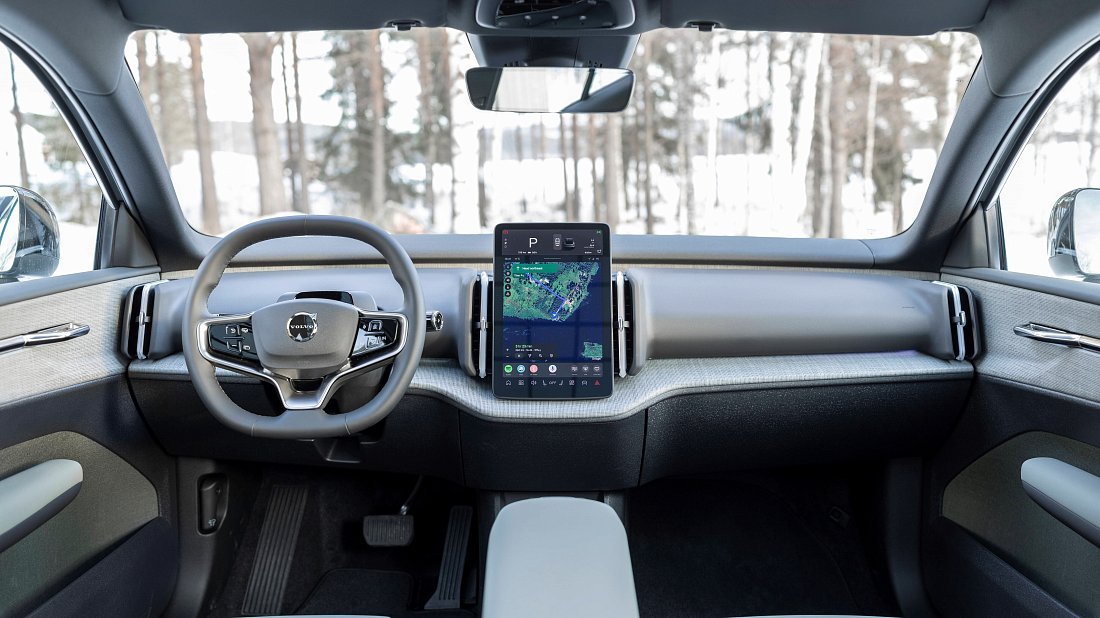 Volvo EX30 Cross Country (2025-…) interior, front seat, driver seat, dashboard, steering wheel, infotainment, cockpit