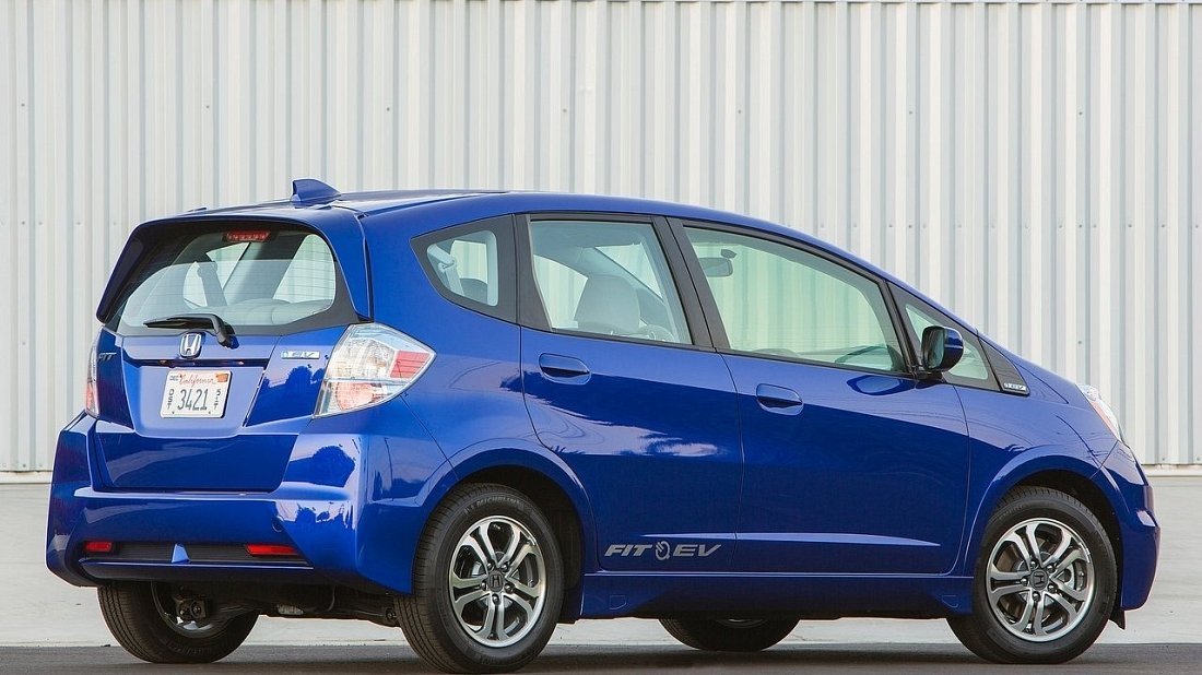 Honda Fit EV (2013-2015) rear quarter photo, three-quarter view, diagonal, exterior