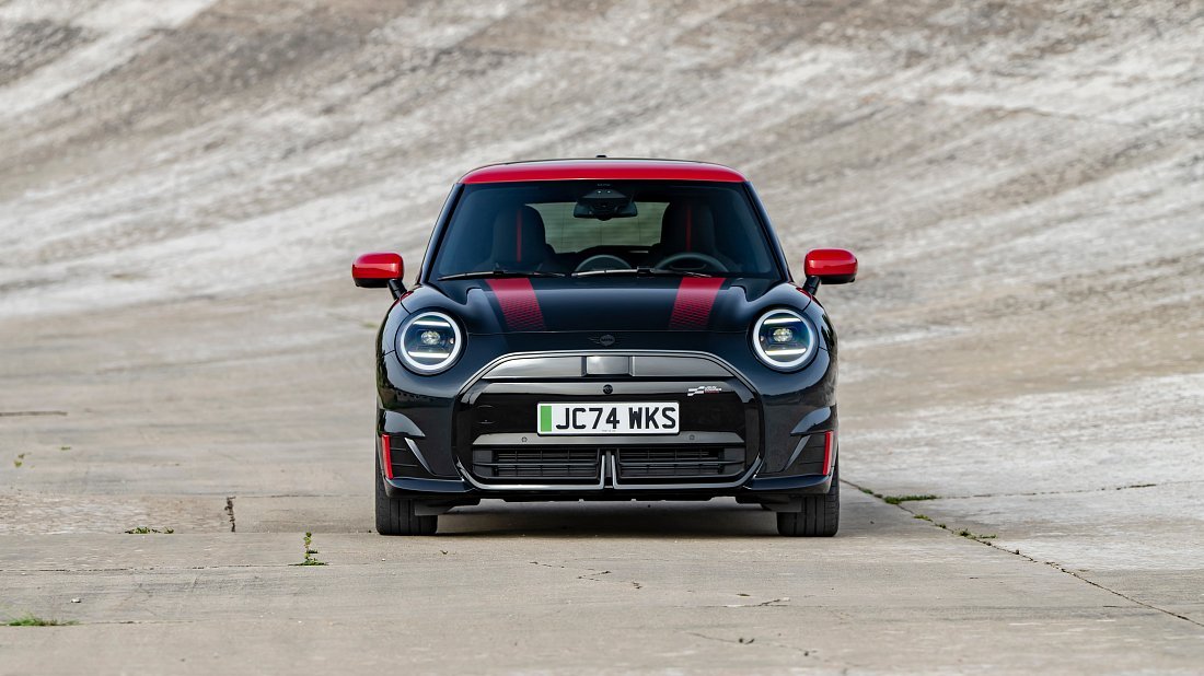 Mini Cooper JCW (2024-…) front fascia, grille, headlights, bumper, exterior