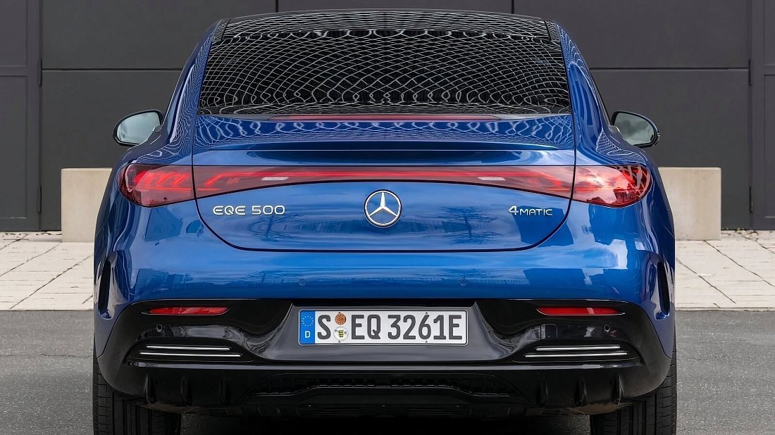 Mercedes EQE 500 4MATIC (2022-…) rear view, taillights, trunk, spoiler, badge, bumper, exterior