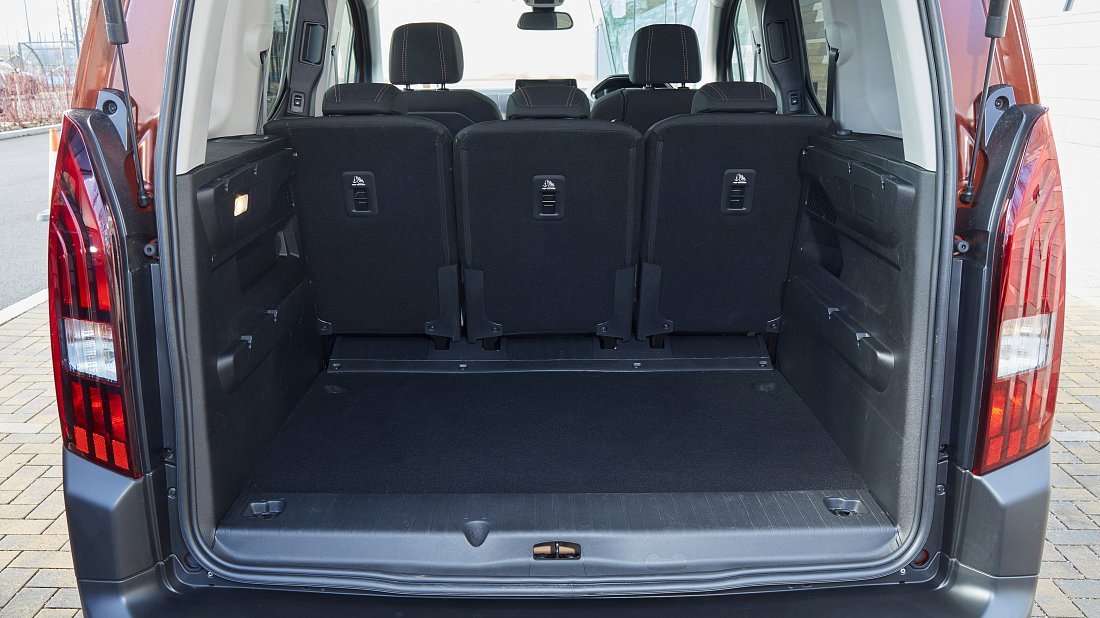 Peugeot e-Rifter Standard 50 kWh (2021-2024) trunk, boot, seats up, seats upright, cargo space, cargo volume, cargo capacity, storage