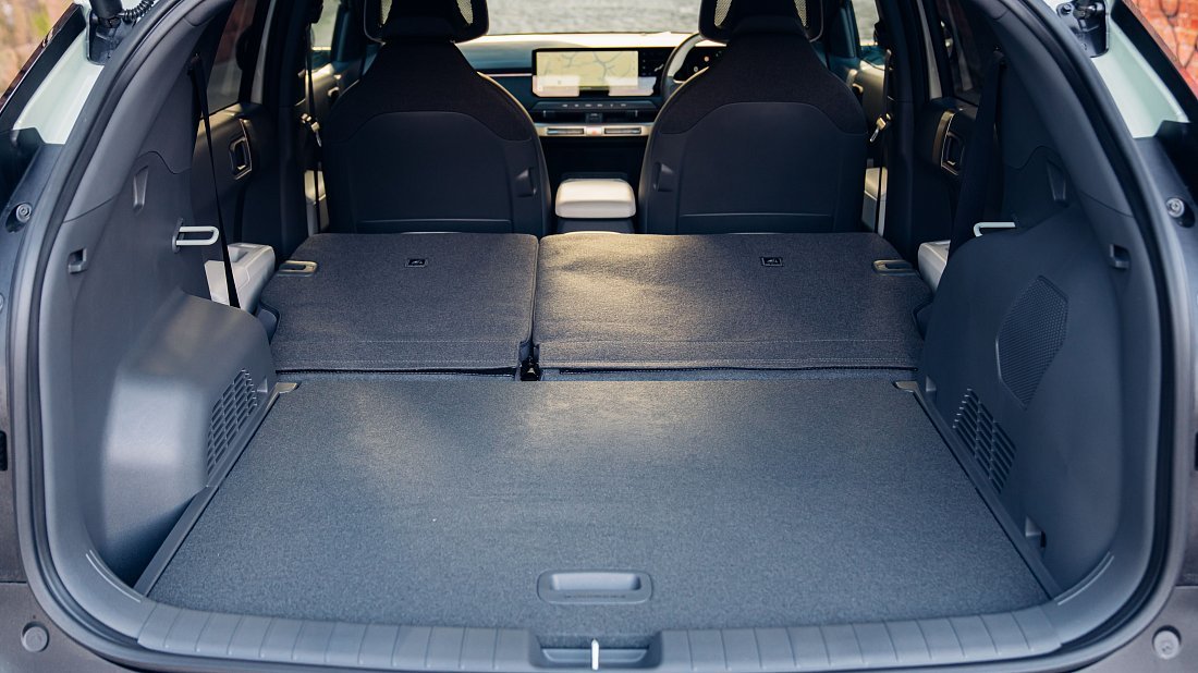 Kia EV3 Long Range (2024-…) trunk, boot, expanded, folded seats, maximum volume, max cargo, max capacity, max storage
