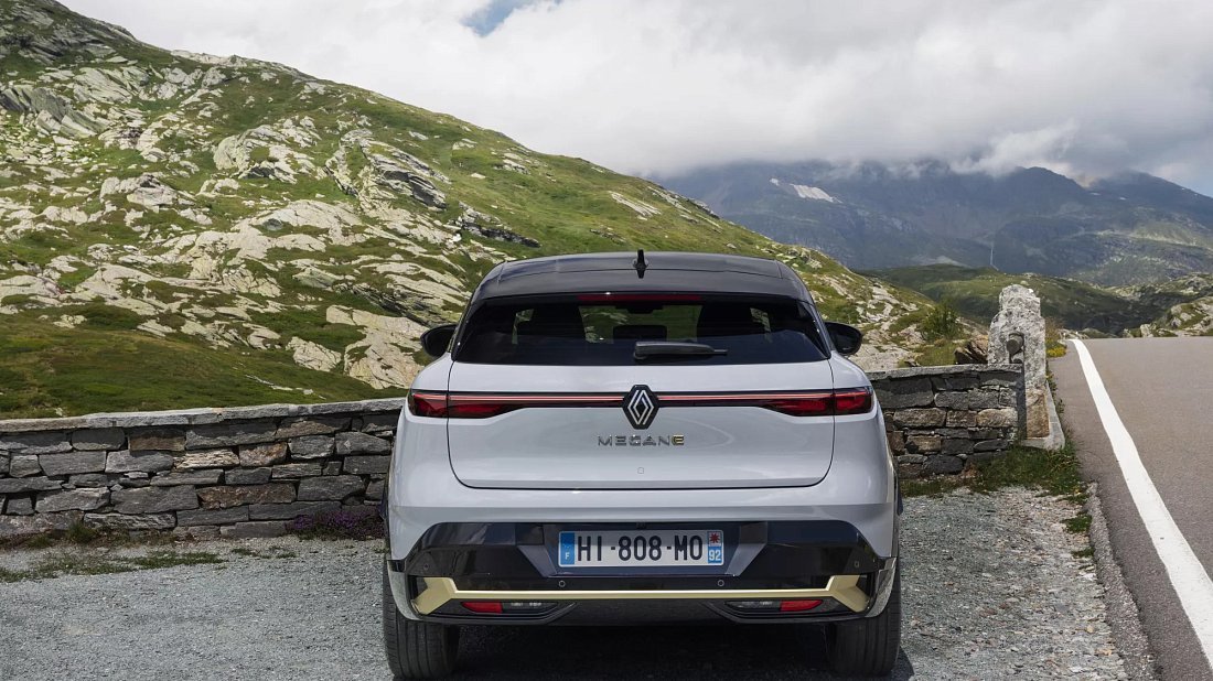 Renault Megane E-Tech EV60 130hp (2022-…) rear view, taillights, trunk, spoiler, badge, bumper, exterior