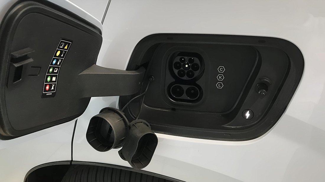 Volvo EX30 Single Motor (2023-…) charge port Europe, charging, inlet, plug, connector