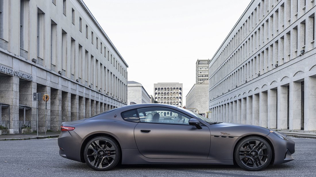 Maserati GranTurismo Folgore (2024-…) side profile, silhouette, doors, wheels, exterior
