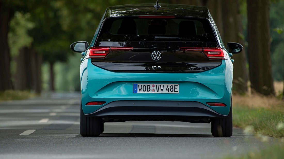 Volkswagen ID.3 1st Edition (2019-2021) rear view photo, taillights, trunk, spoiler, badge, bumper, exterior