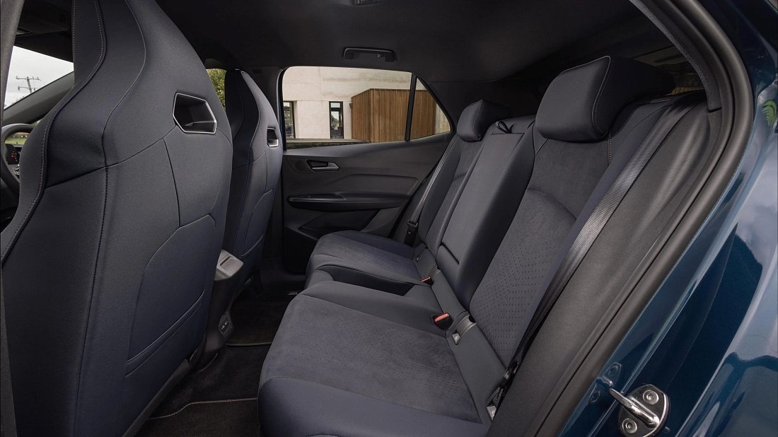 Cupra Born 59 kWh (2024-…) rear seats, back seats, passenger seats, legroom, headroom, interior