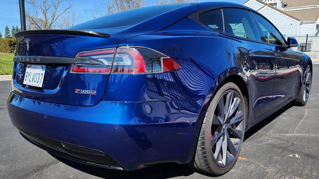 Tesla Model S P90D (2016-2017) rear quarter, three-quarter view, diagonal, exterior