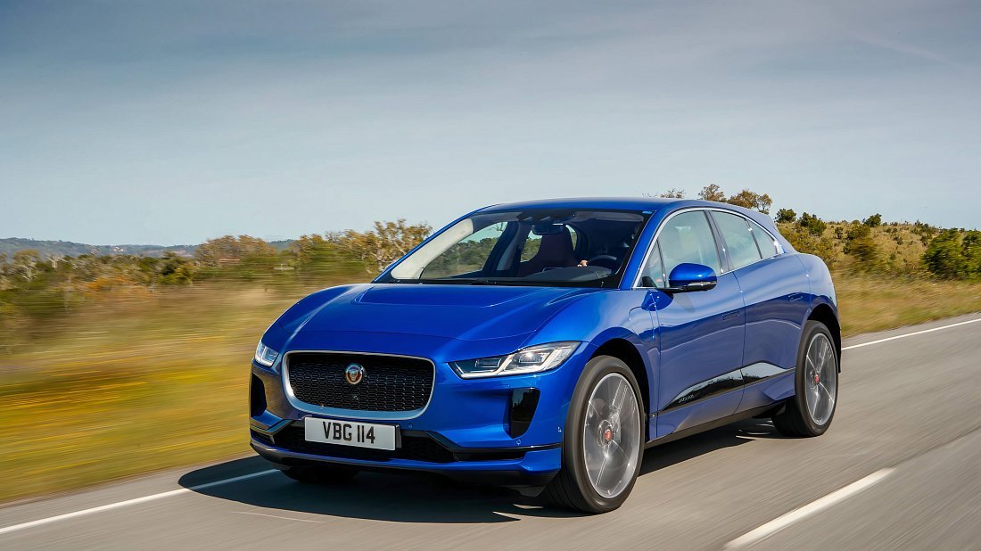 Jaguar I-Pace EV400 (2018-2020) front view, front quarter, diagonal, exterior