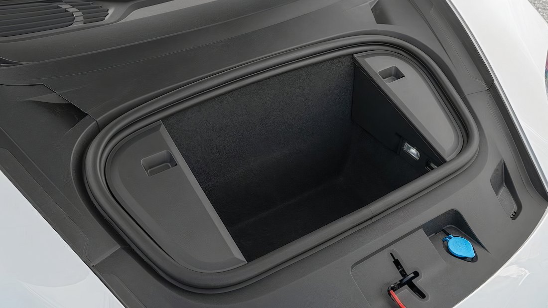 Porsche Taycan Turbo (2020-2024) frunk, front trunk, under hood, storage, cargo, capacity, bonus space