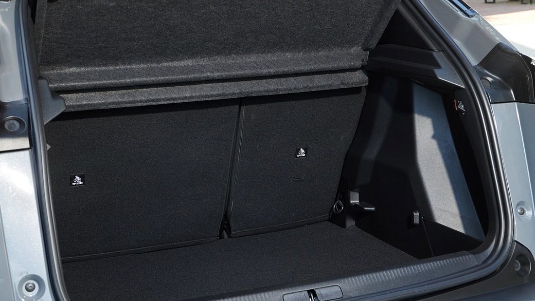 Peugeot e-2008 50 kWh (2023-…) trunk, boot, seats up, seats upright, cargo space, cargo volume, cargo capacity, storage