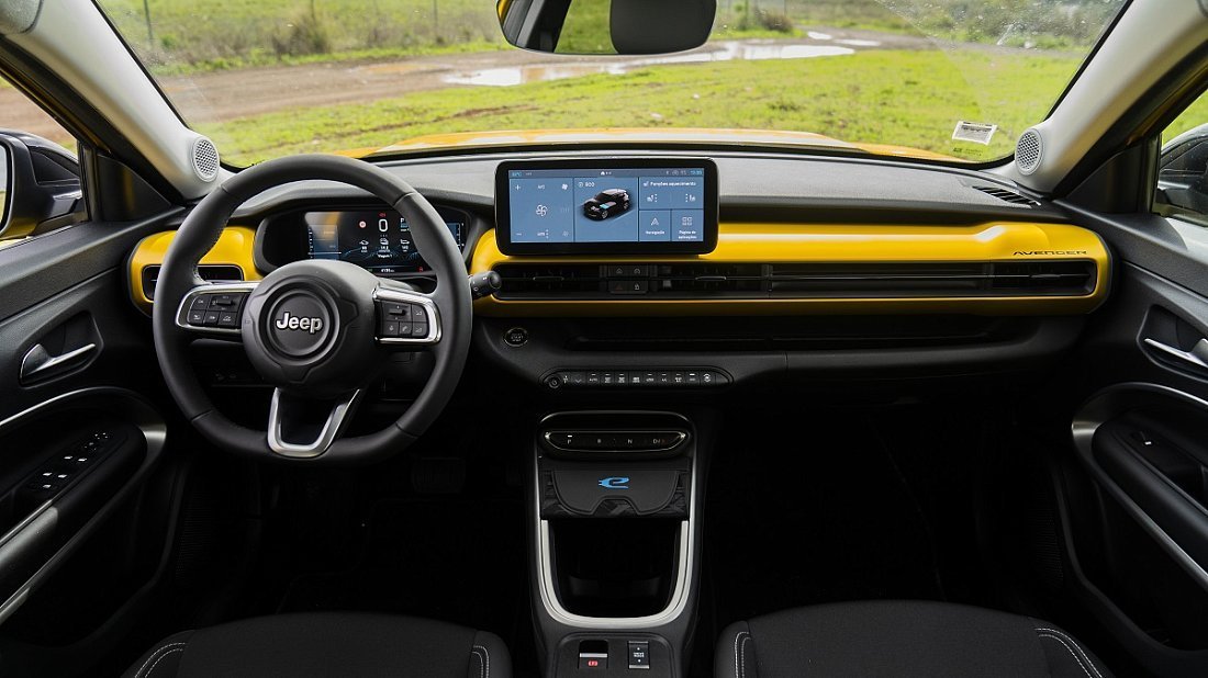 Jeep Avenger Electric (2023-…) interior, front seat, driver seat, dashboard, steering wheel, infotainment, cockpit