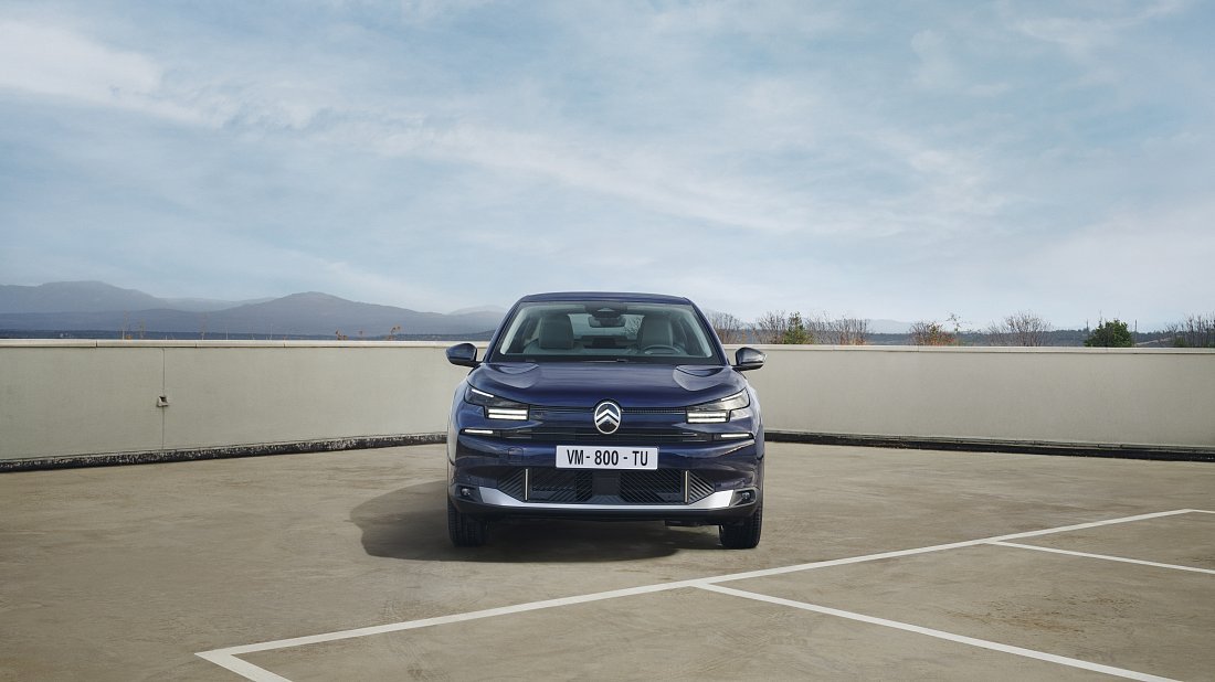 Citroën e-C4 X 54 kWh (2024-…) front fascia photo, grille, headlights, bumper, exterior