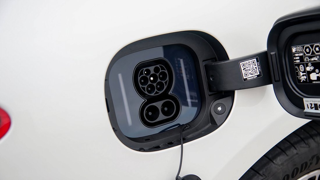 Mercedes EQS 500 4MATIC (2022-2024) charge port Europe, charging, inlet, plug, connector