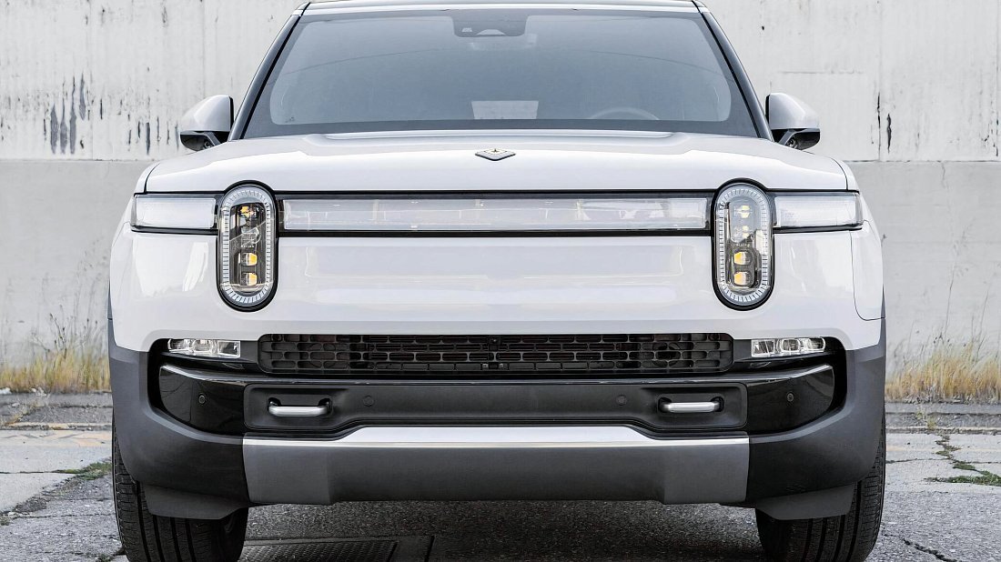 Rivian R1S Performance Dual-Motor AWD Large (2023-2024) front fascia, grille, headlights, bumper, exterior
