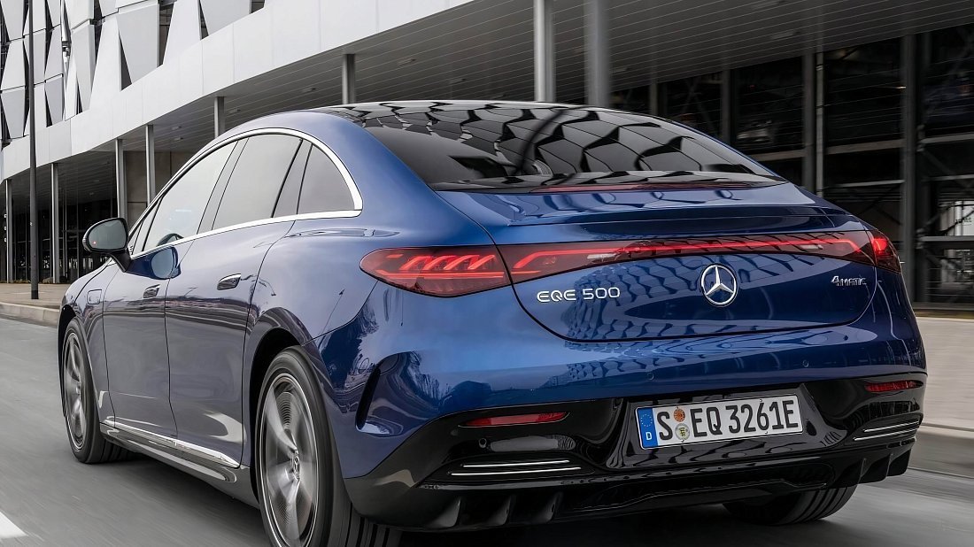 Mercedes EQE 500 4MATIC (2022-…) rear quarter, three-quarter view, diagonal, exterior