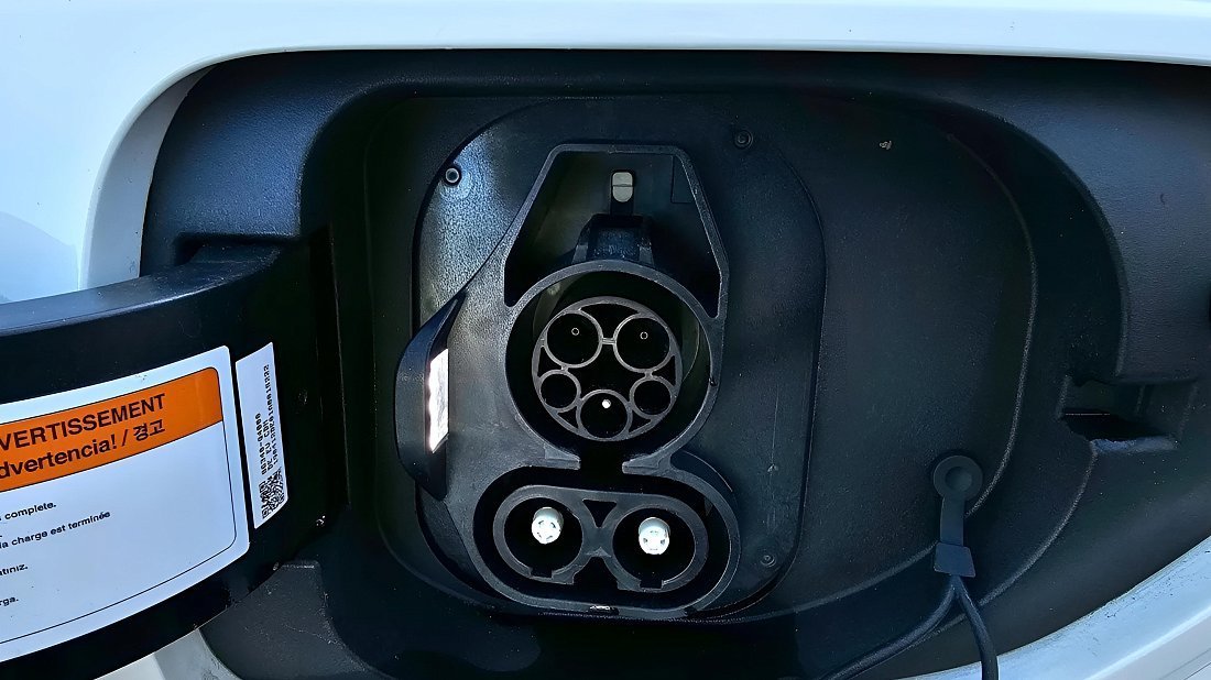 Kia Niro EV Long Range (2018-2022) charge port USA, charging, inlet, plug, connector