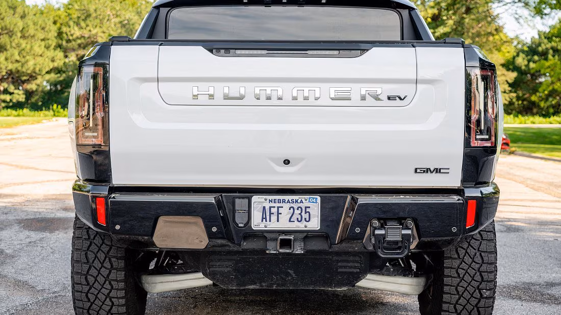 GMC Hummer EV Pickup 3X Extended Range (2021-…) rear view, taillights, trunk, spoiler, badge, bumper, exterior