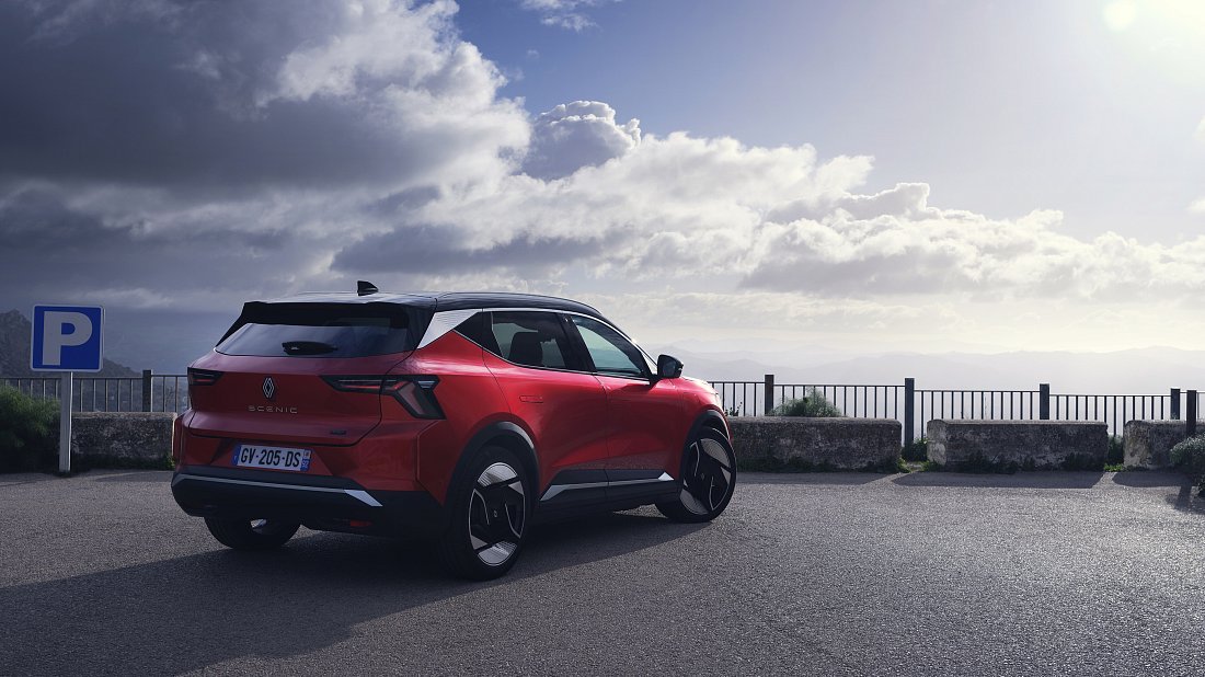 Renault Scenic E-Tech EV87 220hp (2023-…) rear quarter photo, three-quarter view, diagonal, exterior