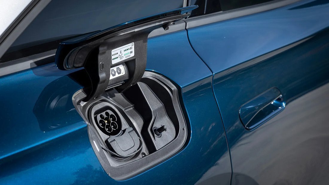 Volkswagen ID.7 GTX (2024-…) charge port Europe, charging, inlet, plug, connector