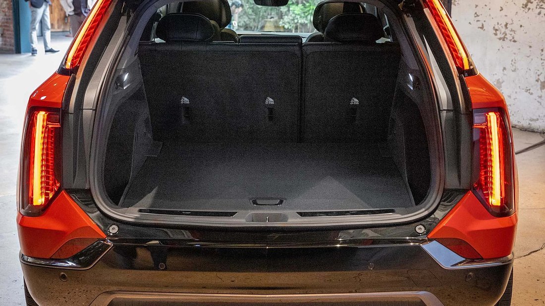 Cadillac Optiq V (2025-…) trunk, boot, seats up, seats upright, cargo space, cargo volume, cargo capacity, storage