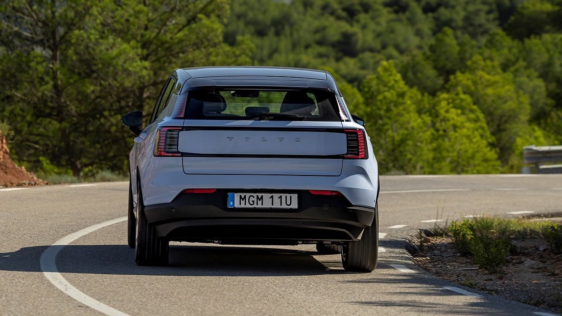 Volvo EX30 Twin Motor Performance (2023-…) rear view, taillights, trunk, spoiler, badge, bumper, exterior