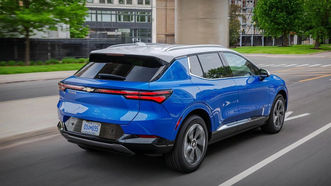 Chevrolet Equinox EV AWD (2024-…) rear quarter, three-quarter view, diagonal, exterior