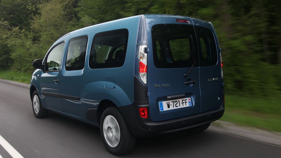 Renault Kangoo Z.E. 33 Maxi (2017-2022) rear quarter photo, three-quarter view, diagonal, exterior