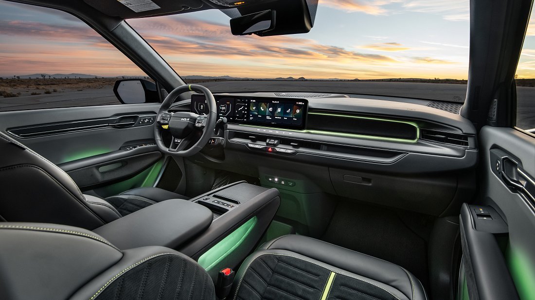 Kia EV9 GT (2025-…) interior, front seat, driver seat, dashboard, steering wheel, infotainment, cockpit