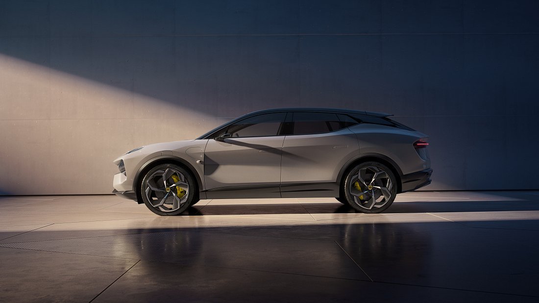 Lotus Eletre R (900 Sport/Sport Carbon) (2023-…) side profile photo, silhouette, doors, wheels, exterior