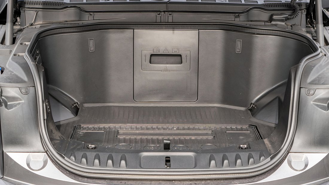 Ford F-150 Lightning Extended Range (2022-…) frunk, front trunk, under hood, storage, cargo, capacity, bonus space