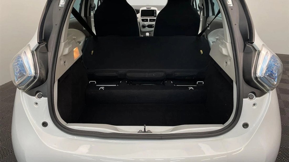 Renault Zoe Z.E. 40 R75/R90 Entry (2016-2018) trunk, boot, expanded, folded seats, maximum volume, max cargo, max capacity, max storage