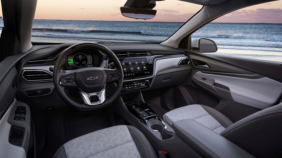 Chevrolet Bolt EUV Gen 1 (2022-2023) interior, front seat, driver seat, dashboard, steering wheel, infotainment, cockpit