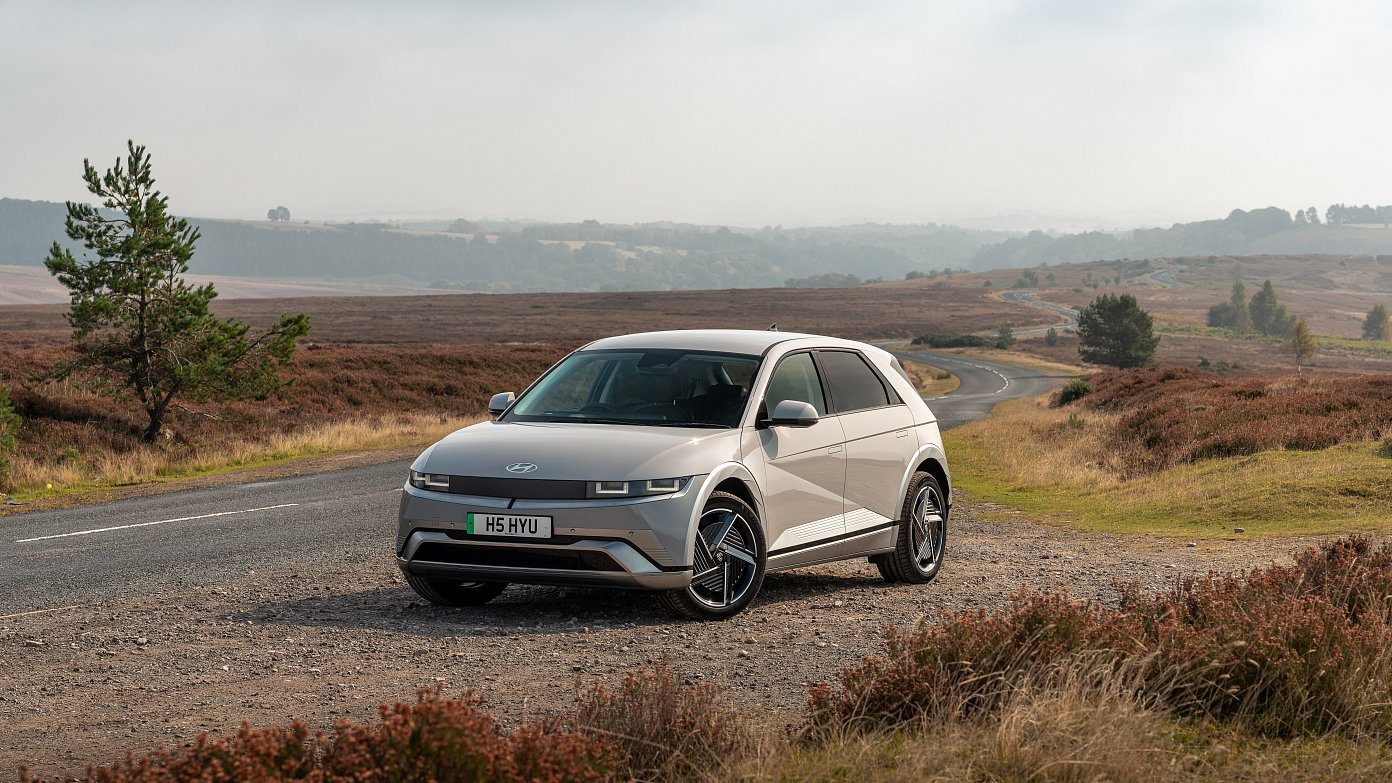 Hyundai Ioniq 5 Long Range AWD 2025 - Electric SUV USA Overview | Green ...