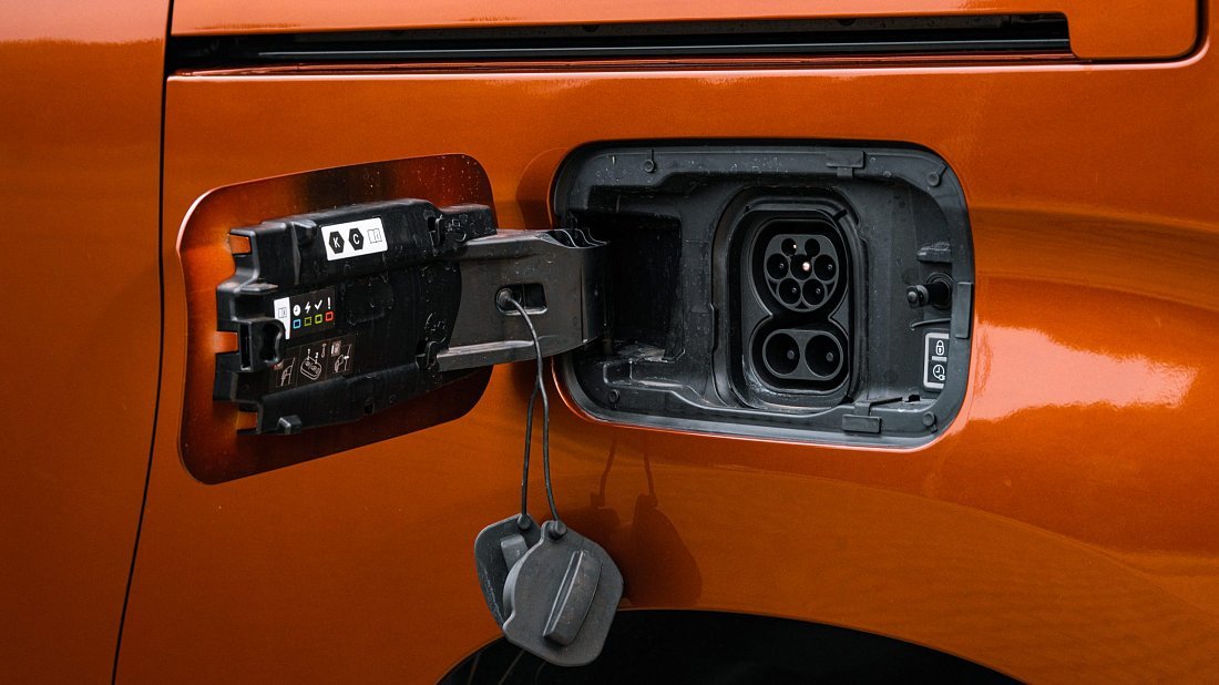 Opel Combo Electric Life 50 kWh (2021-2024) charge port Europe, charging, inlet, plug, connector