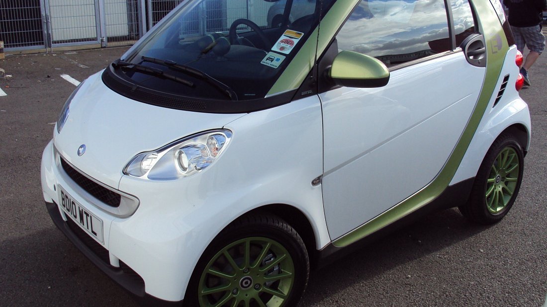 Photo of Smart Electric Drive ED2 fortwo coupe (1 slide)