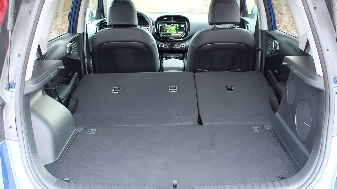 Kia Soul EV Long Range (2020-…) trunk, boot, expanded, folded seats, maximum volume, max cargo, max capacity, max storage