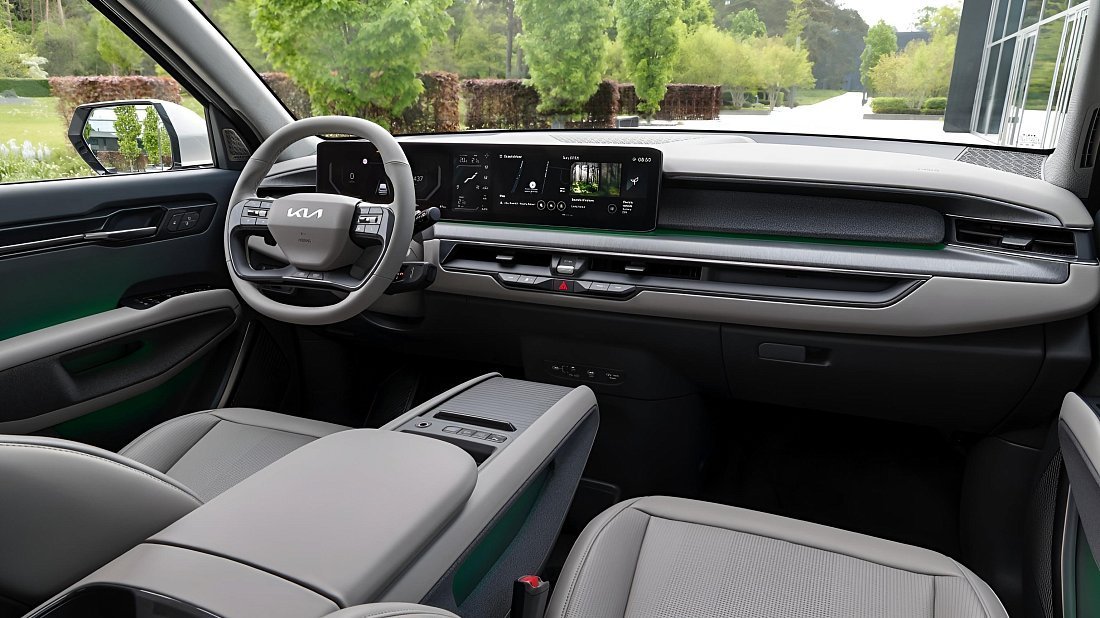 Kia EV9 Long Range AWD (2023-…) interior photo, front seat, driver seat, dashboard, steering wheel, infotainment, cockpit
